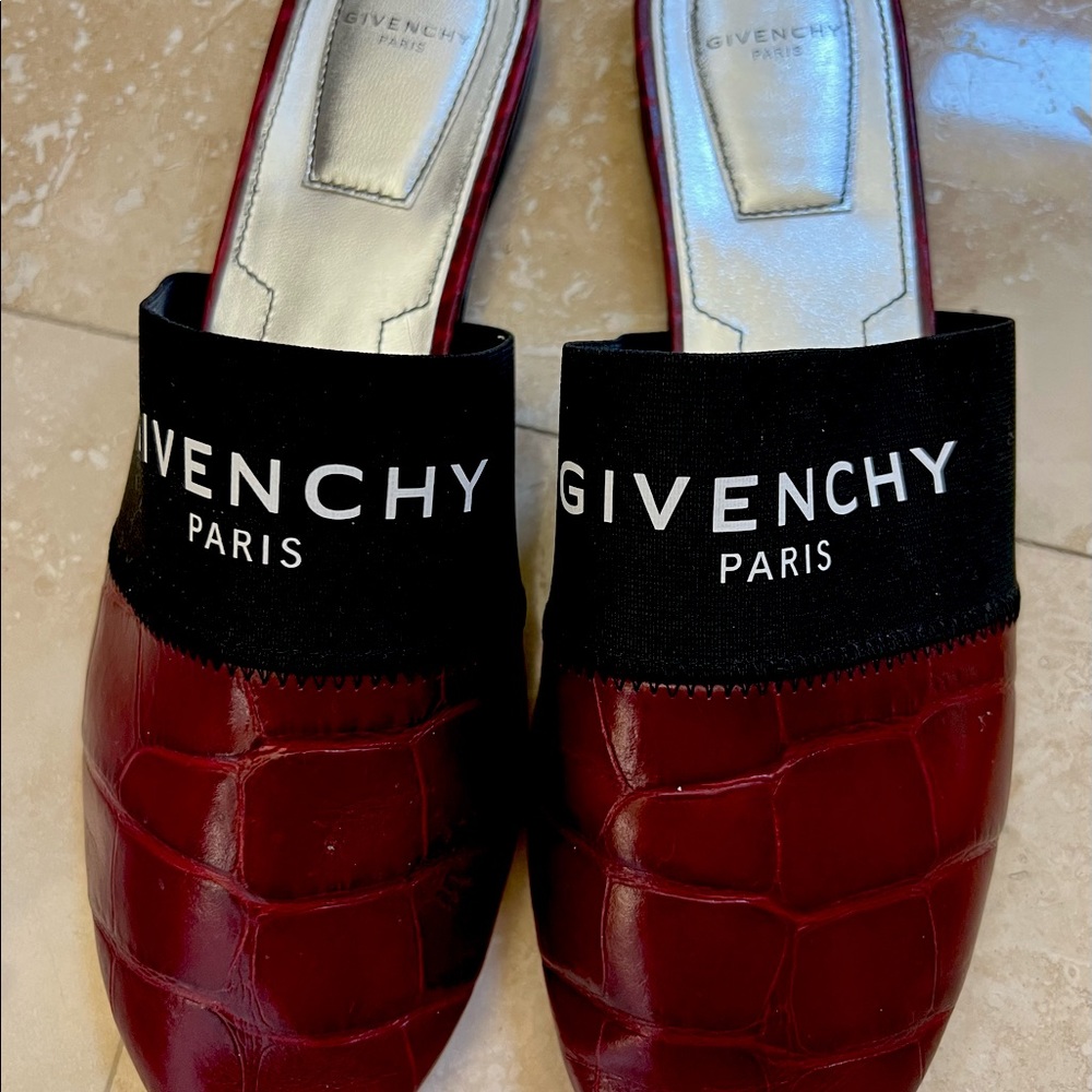 Gìvenchy Embossed Leather Mules